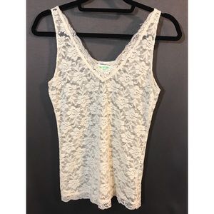 Lace v-neck tank top Large